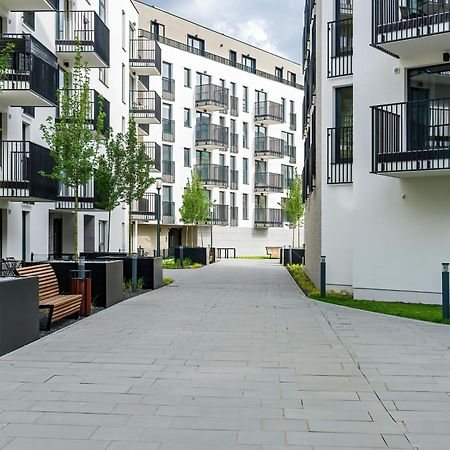 Stylish & Comfy Garbary Apartments With Parking By Noclegi Renters Poznan Ngoại thất bức ảnh