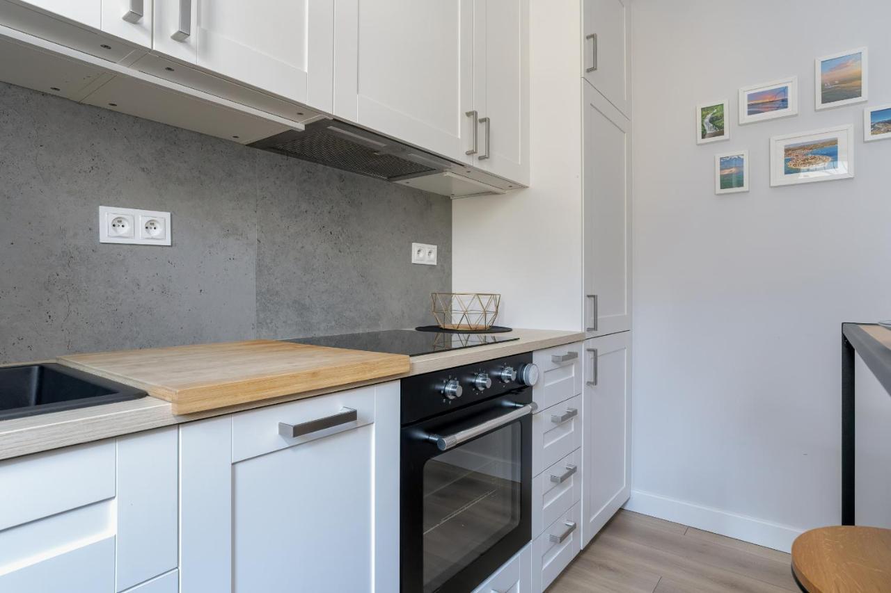 Stylish & Comfy Garbary Apartments With Parking By Noclegi Renters Poznan Ngoại thất bức ảnh