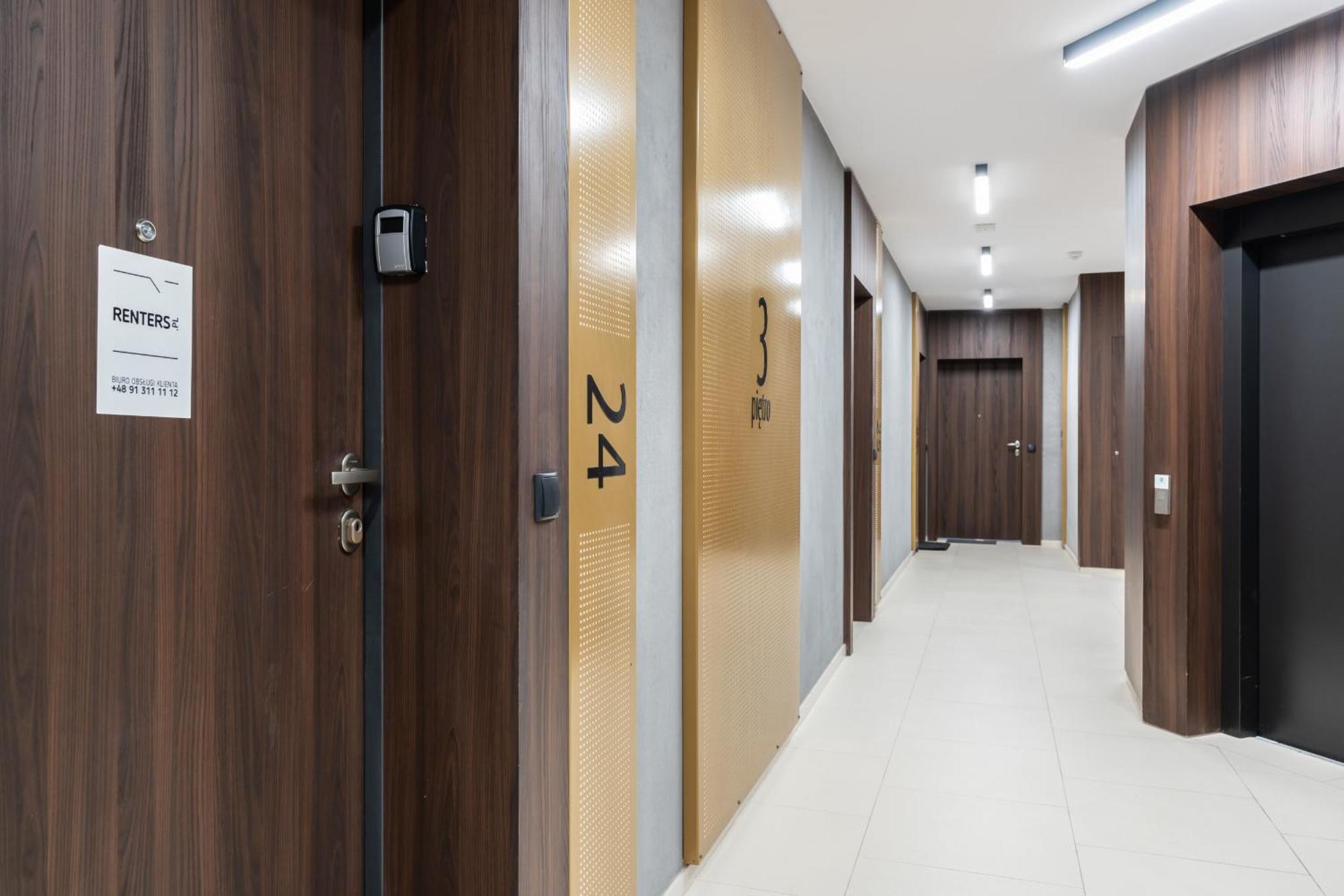 Stylish & Comfy Garbary Apartments With Parking By Noclegi Renters Poznan Ngoại thất bức ảnh