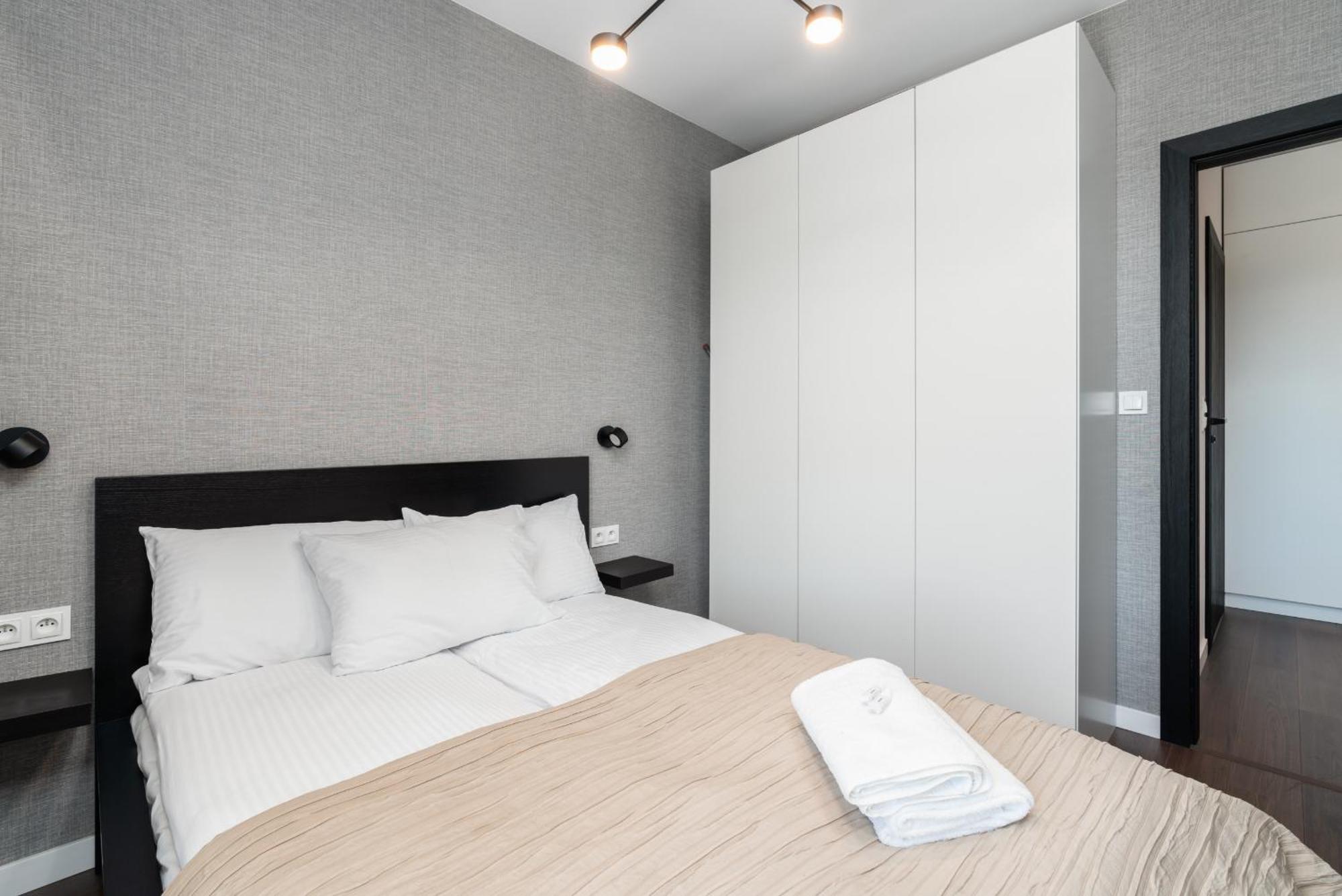 Stylish & Comfy Garbary Apartments With Parking By Noclegi Renters Poznan Ngoại thất bức ảnh