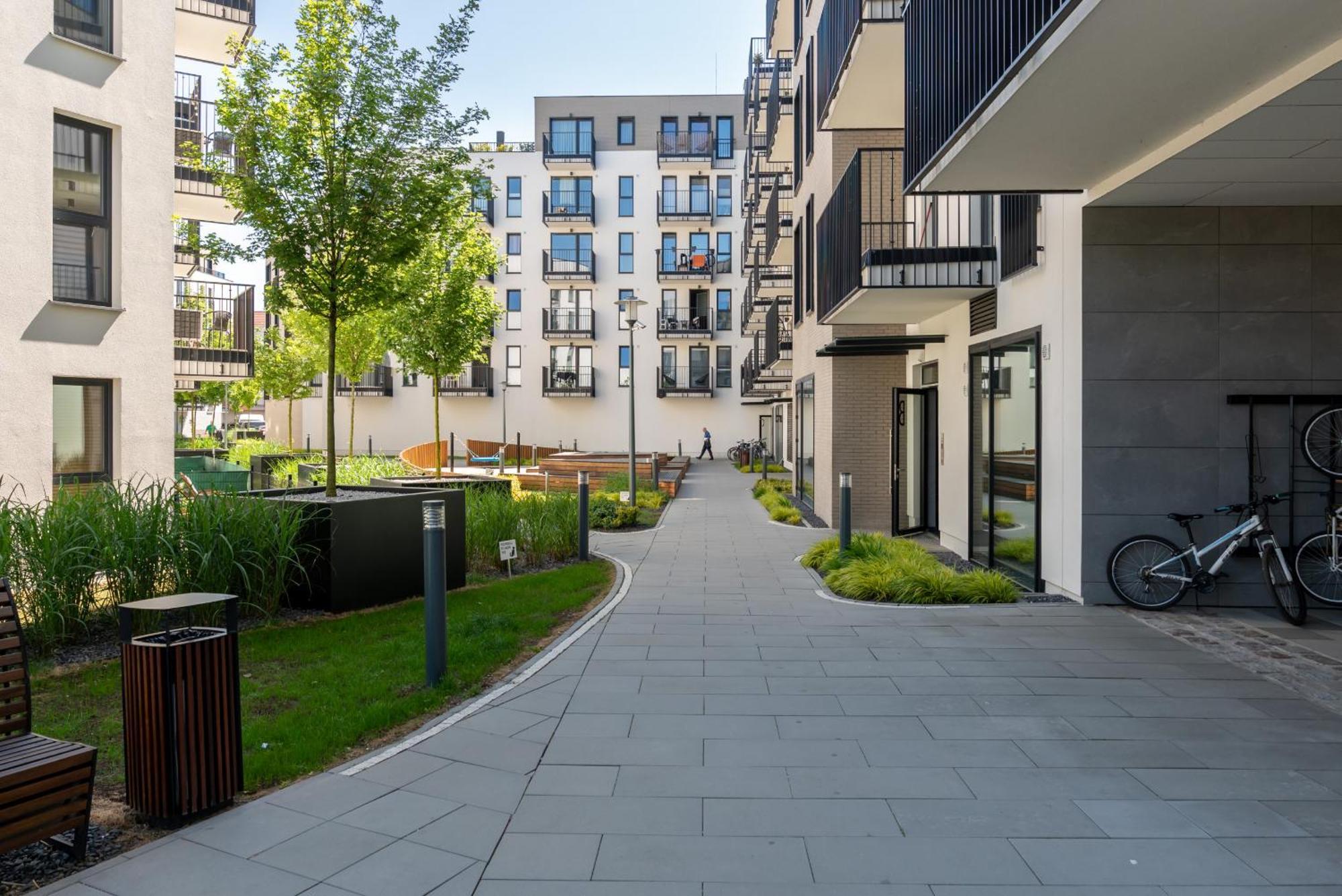 Stylish & Comfy Garbary Apartments With Parking By Noclegi Renters Poznan Ngoại thất bức ảnh