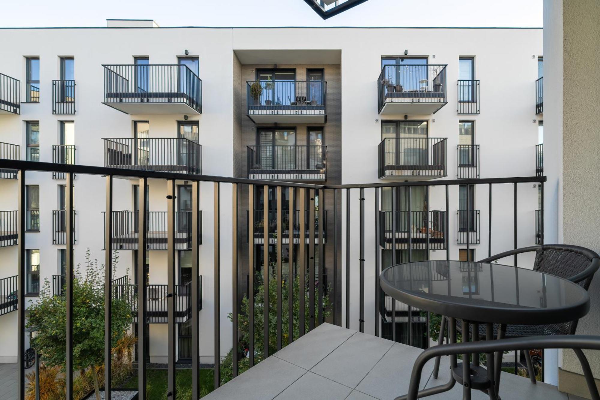 Stylish & Comfy Garbary Apartments With Parking By Noclegi Renters Poznan Ngoại thất bức ảnh