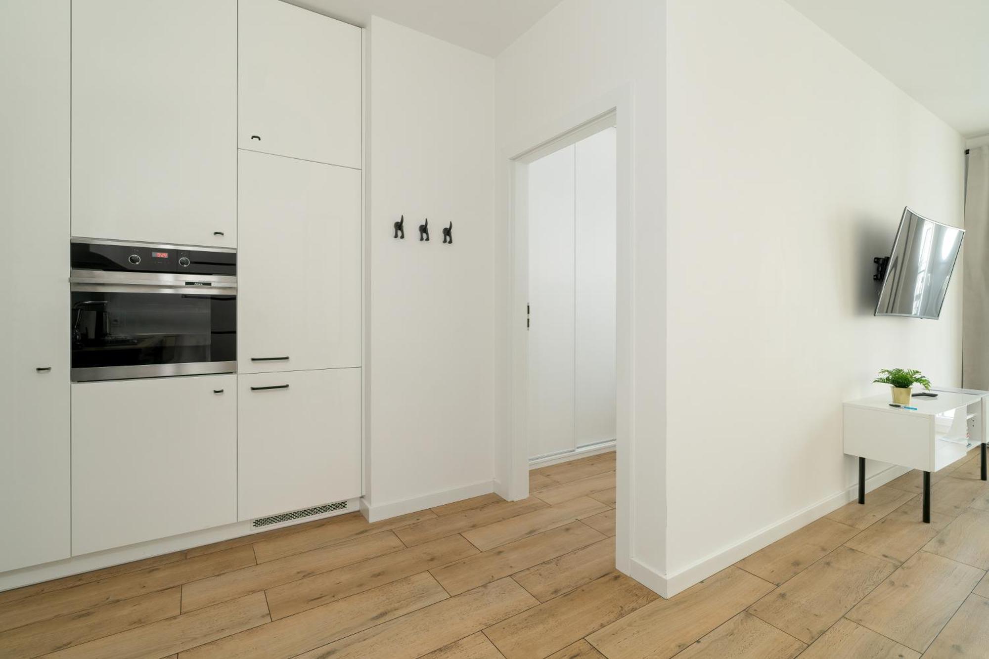 Stylish & Comfy Garbary Apartments With Parking By Noclegi Renters Poznan Ngoại thất bức ảnh